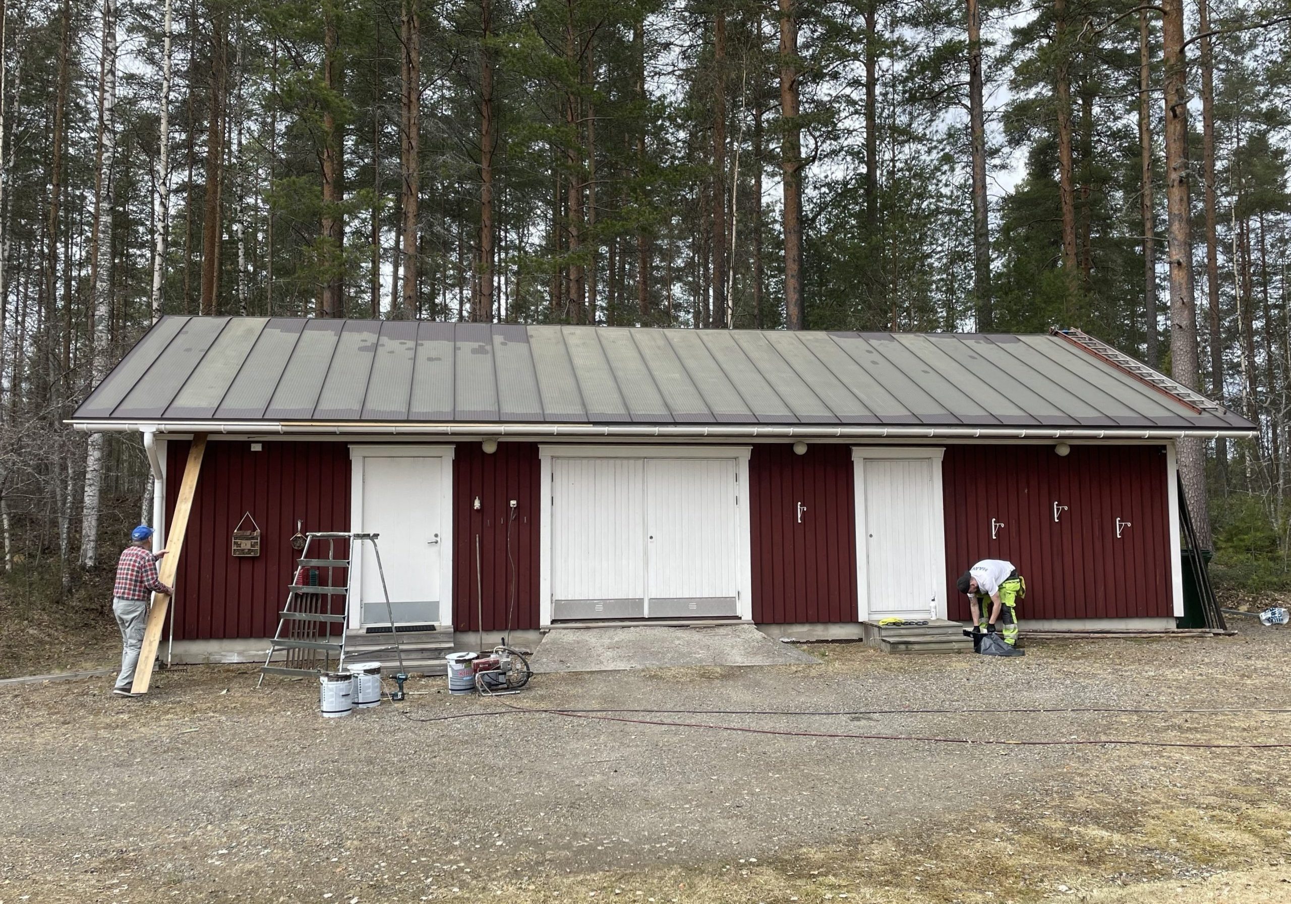 punainen rakennus ennen